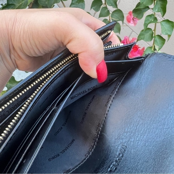 Michael Kors Sullivan Black Bifold Wallet - Picture 11 of 11